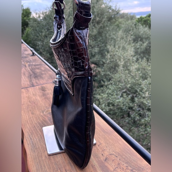 EUC Brighton Faux Croc Embossed Soft Leather Shoulder Bag - Picture 6 of 13